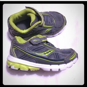 Saucony boys baby ride wide sneakers 👟